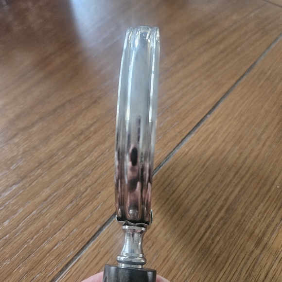 Magnifying Glass - Picture 3 of 5